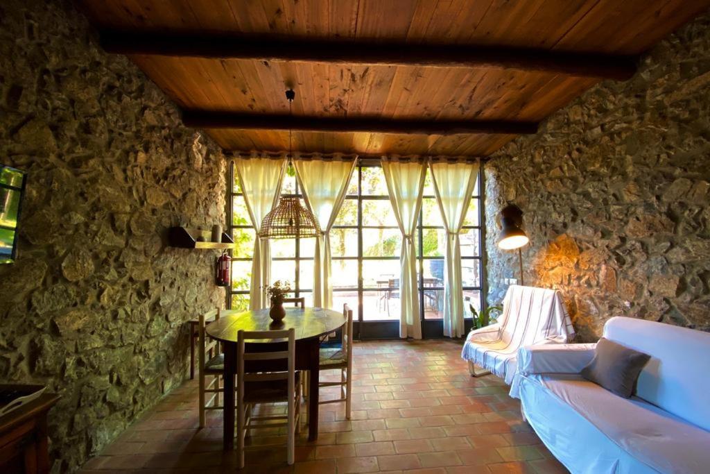 Mas Roquet Guest House Macanet De Cabrenys Ngoại thất bức ảnh